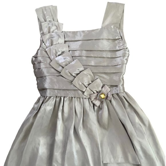 Sugar Plum Dress / Colour: Silver / Size 10 - Picture 3 of 4